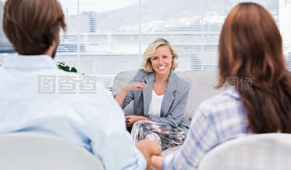 在傾聽中治愈 一次家庭心理咨詢的觀察與思考